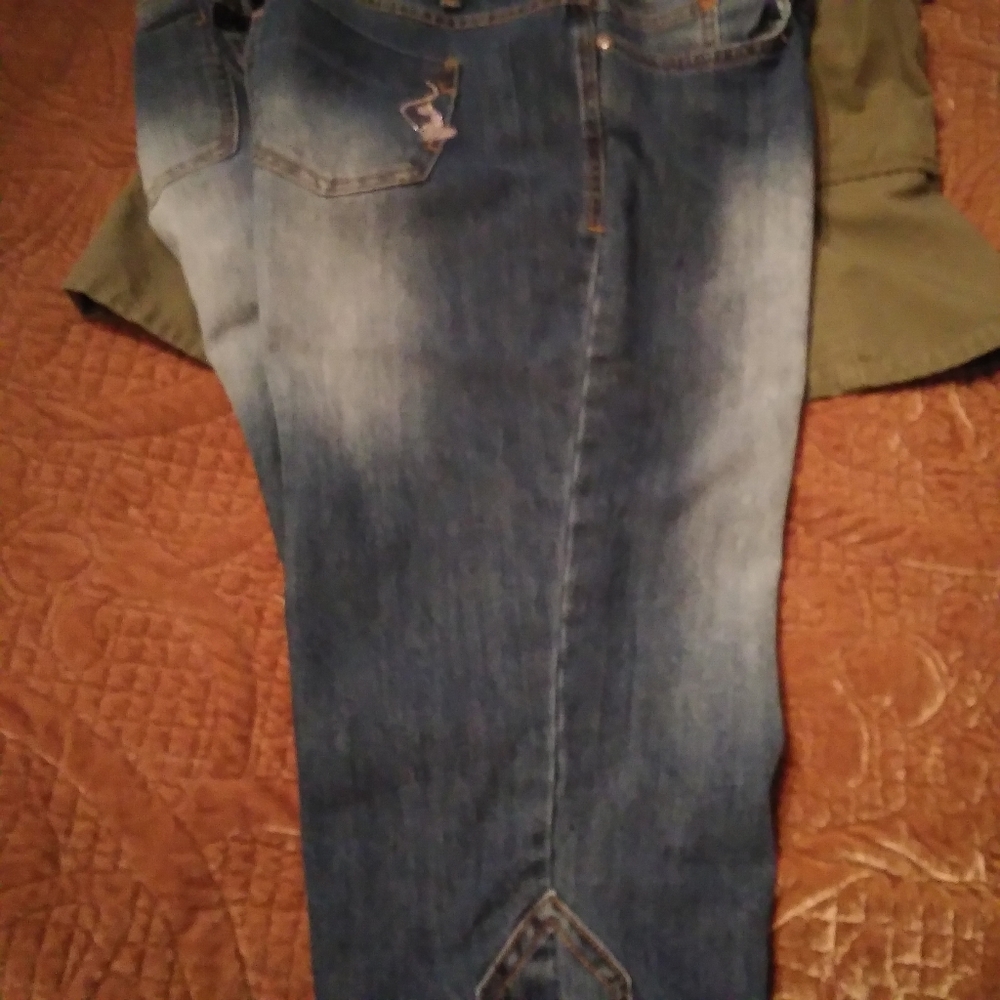 Denim capris - Picture 8 of 8